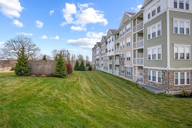 2 Talbot Way 2208, Westborough, MA 01581