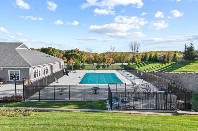 2 Talbot Way 2208, Westborough, MA 01581