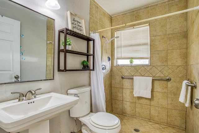 1410 Denver St, Portland, TX 78374