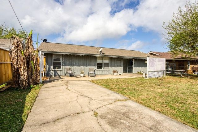 1410 Denver St, Portland, TX 78374