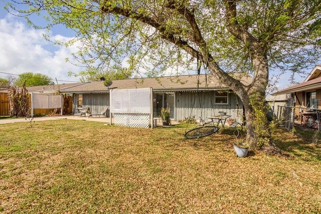 1410 Denver St, Portland, TX 78374