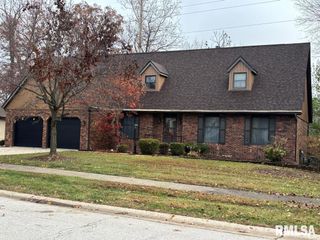 3405 BLUFF Road, Springfield, IL 62711