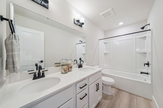 17660 Jett Circle SE, Prior Lake, MN 55372