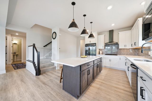 17660 Jett Circle SE, Prior Lake, MN 55372