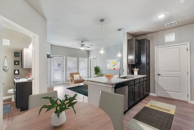 3301 Gulf Freeway 12101, Texas City, TX 77568