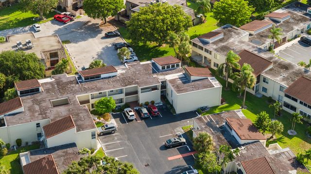 2540 BOUNDBROOK Boulevard 110, Palm Springs, FL 33406