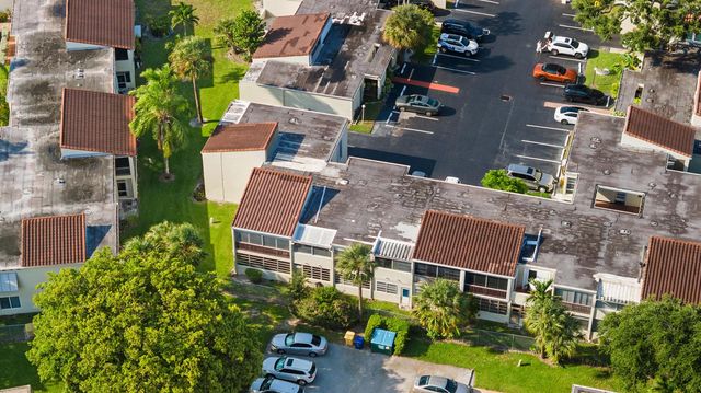 2540 BOUNDBROOK Boulevard 110, Palm Springs, FL 33406