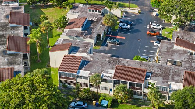 2540 BOUNDBROOK Boulevard 110, Palm Springs, FL 33406