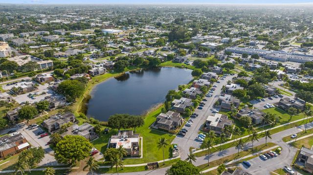 2540 BOUNDBROOK Boulevard 110, Palm Springs, FL 33406