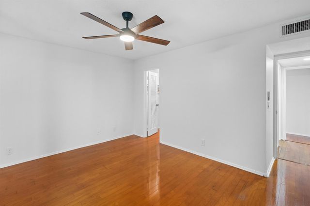 2540 BOUNDBROOK Boulevard 110, Palm Springs, FL 33406