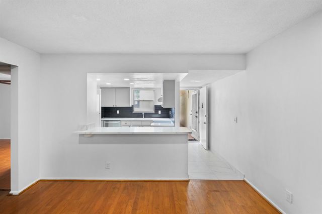 2540 BOUNDBROOK Boulevard 110, Palm Springs, FL 33406