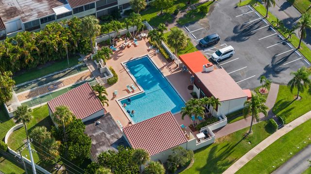 2540 BOUNDBROOK Boulevard 110, Palm Springs, FL 33406