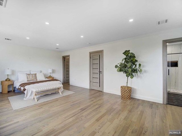 416 Kingsland Avenue, Lyndhurst, NJ 07071