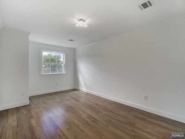 416 Kingsland Avenue, Lyndhurst, NJ 07071