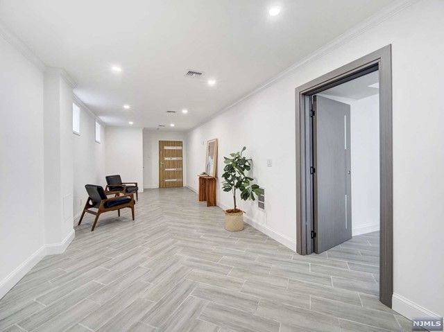 416 Kingsland Avenue, Lyndhurst, NJ 07071