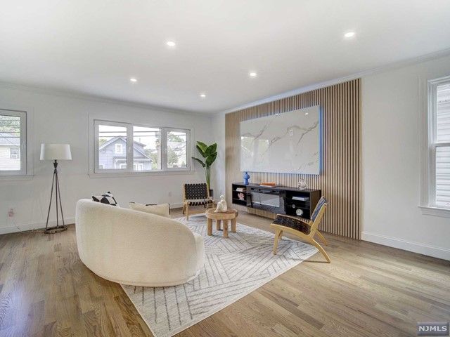 416 Kingsland Avenue, Lyndhurst, NJ 07071