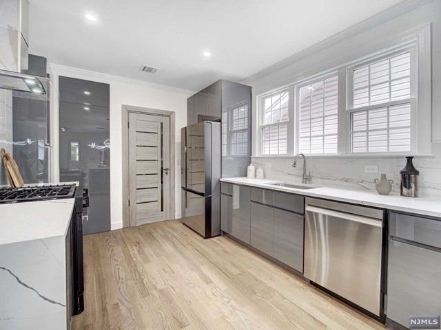 416 Kingsland Avenue, Lyndhurst, NJ 07071