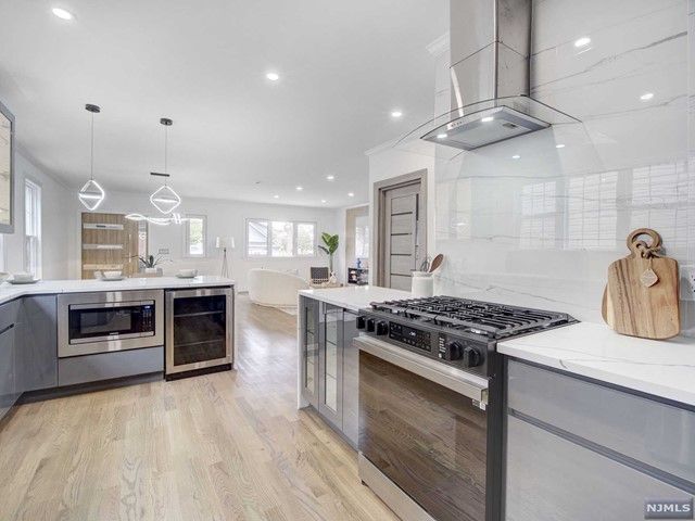 416 Kingsland Avenue, Lyndhurst, NJ 07071