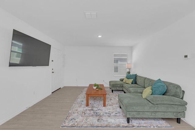 353 Marty Allen LOOP, Jarrell, TX 76537