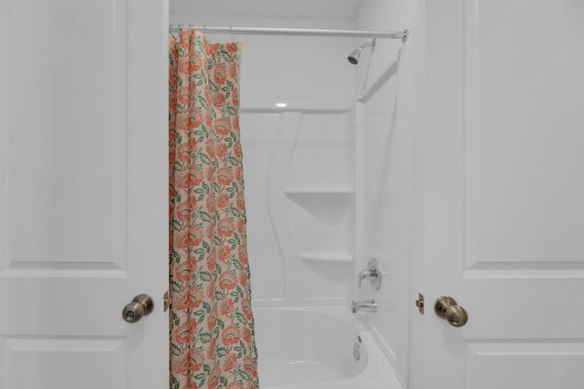 353 Marty Allen LOOP, Jarrell, TX 76537