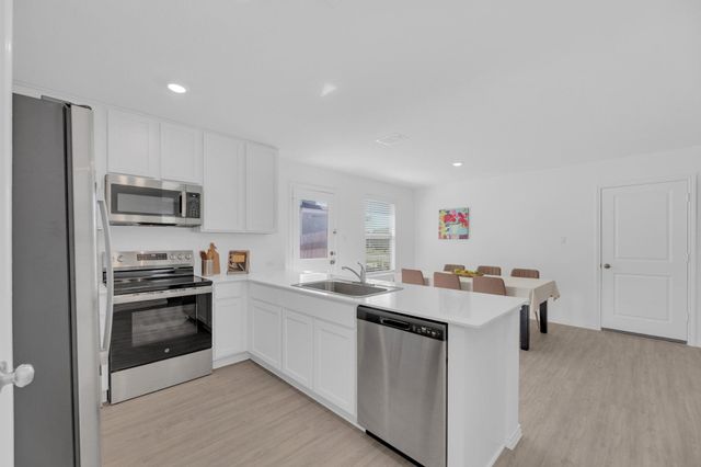 353 Marty Allen LOOP, Jarrell, TX 76537