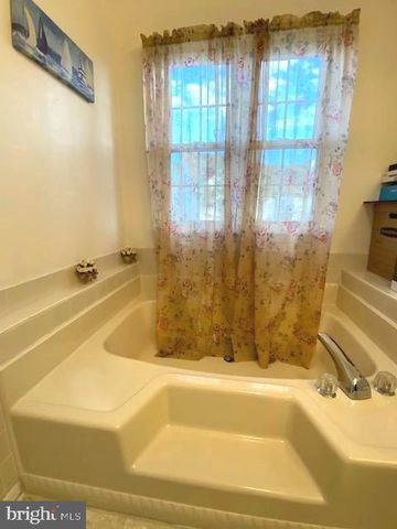 30 CLAVER HILL WAY, Mount Laurel, NJ 08054
