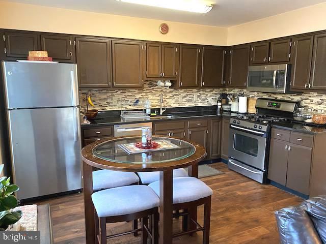 30 CLAVER HILL WAY, Mount Laurel, NJ 08054