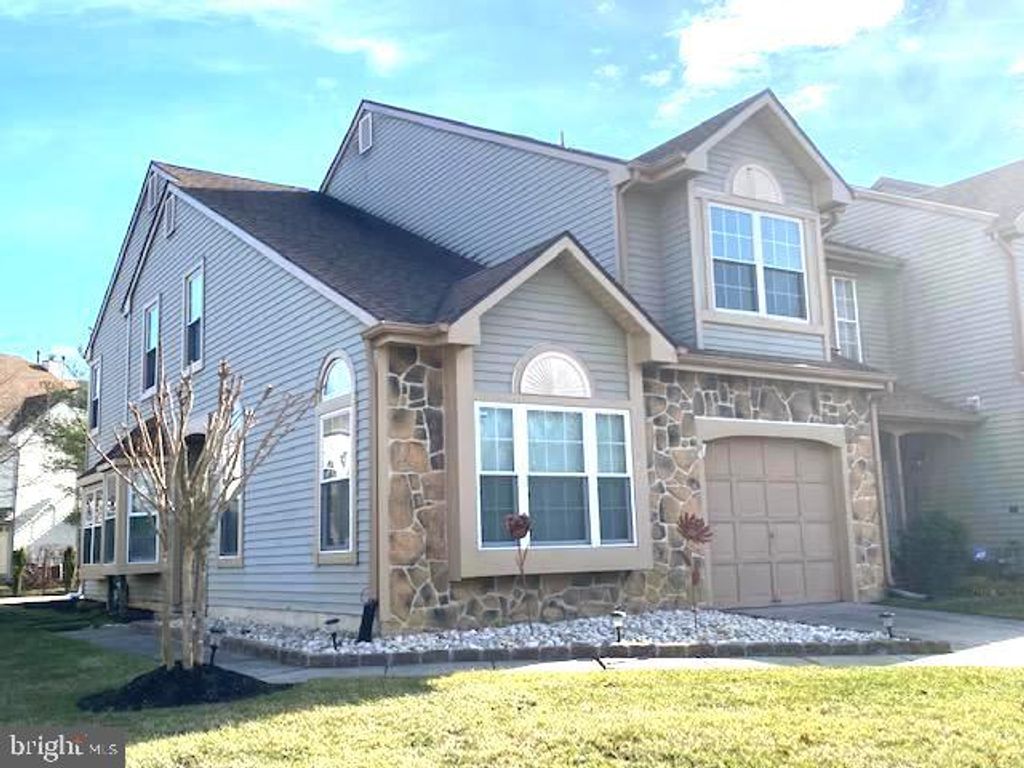 30 CLAVER HILL WAY, Mount Laurel, NJ 08054