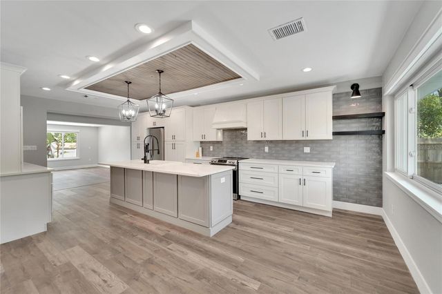 304 ORANGEWOOD AVENUE, Clearwater, FL 33755