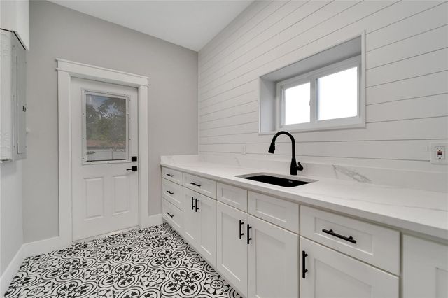 304 ORANGEWOOD AVENUE, Clearwater, FL 33755