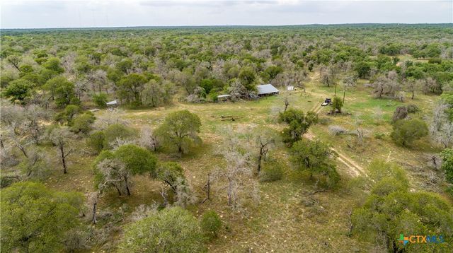 132 Roemer Lane, Floresville, TX 78114