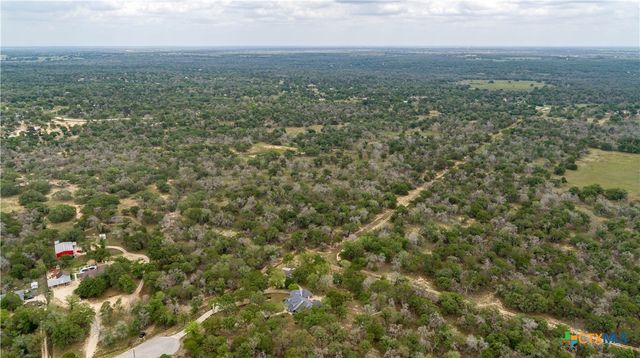 132 Roemer Lane, Floresville, TX 78114