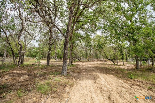 132 Roemer Lane, Floresville, TX 78114