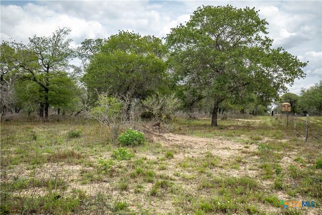 132 Roemer Lane, Floresville, TX 78114