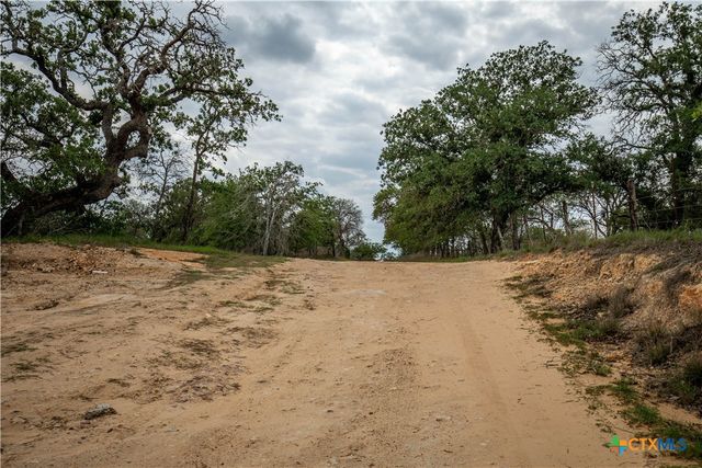 132 Roemer Lane, Floresville, TX 78114