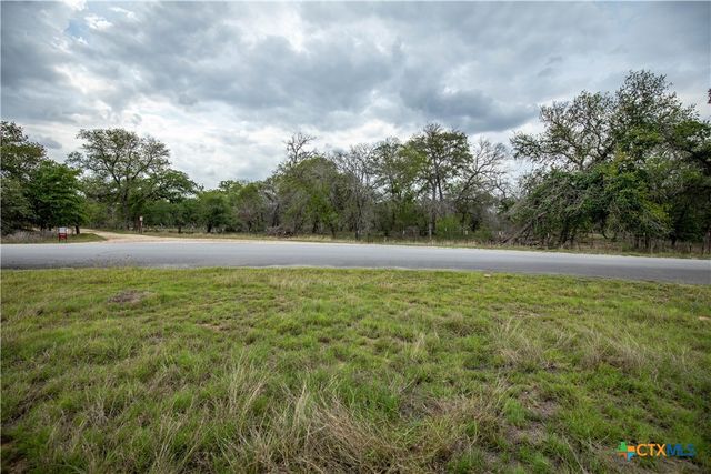 132 Roemer Lane, Floresville, TX 78114