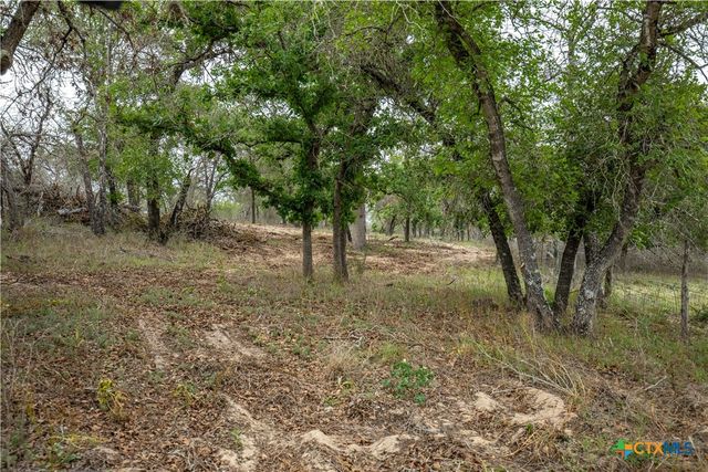 132 Roemer Lane, Floresville, TX 78114