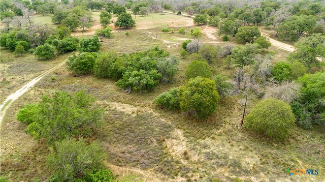 132 Roemer Lane, Floresville, TX 78114