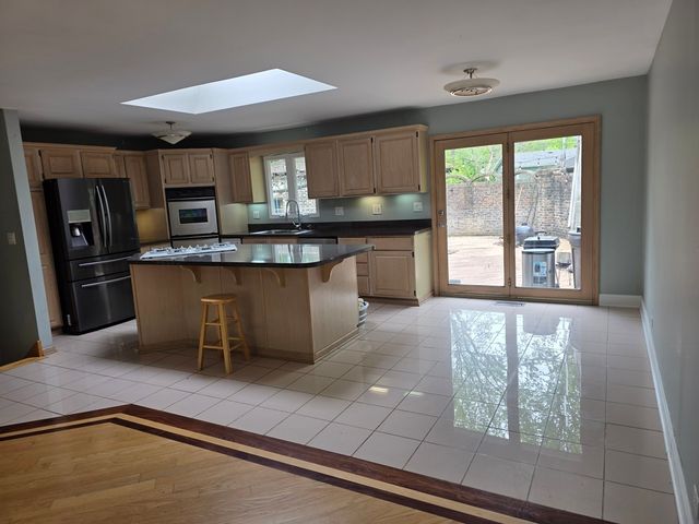 5787 N Clifford Avenue, Chicago, IL 60646