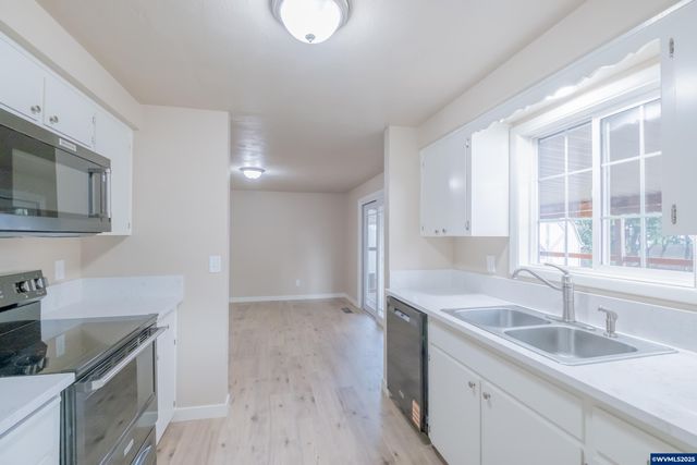 562 Connecticut Av SE, Salem, OR 97317