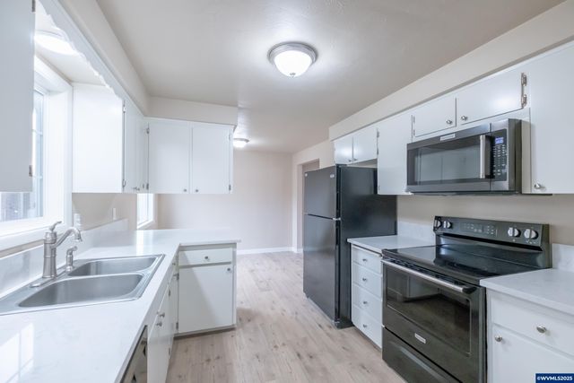 562 Connecticut Av SE, Salem, OR 97317