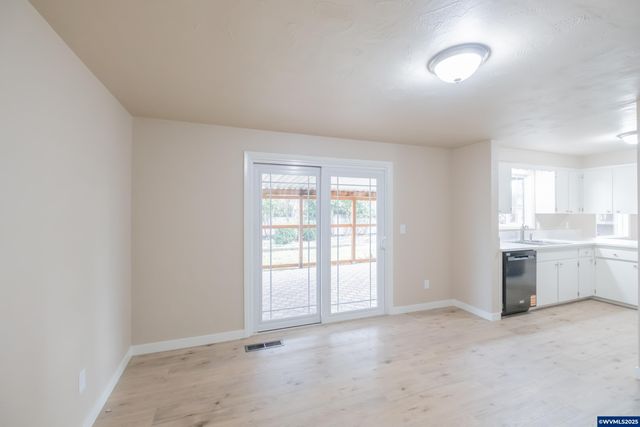 562 Connecticut Av SE, Salem, OR 97317