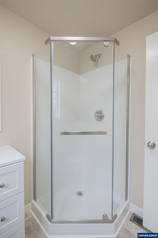 562 Connecticut Av SE, Salem, OR 97317