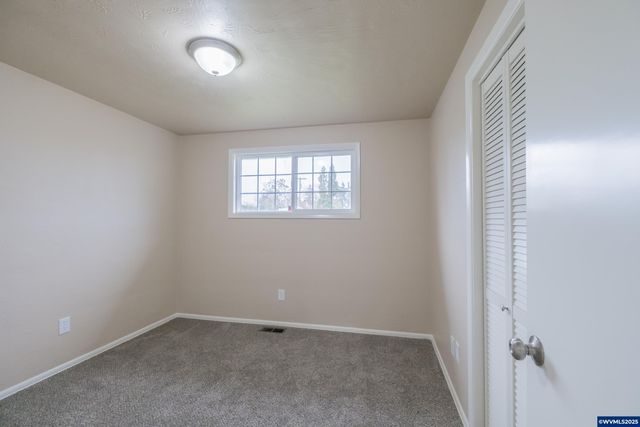 562 Connecticut Av SE, Salem, OR 97317