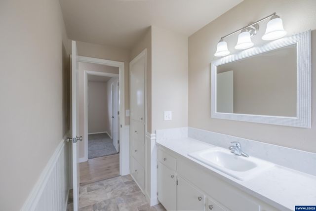 562 Connecticut Av SE, Salem, OR 97317