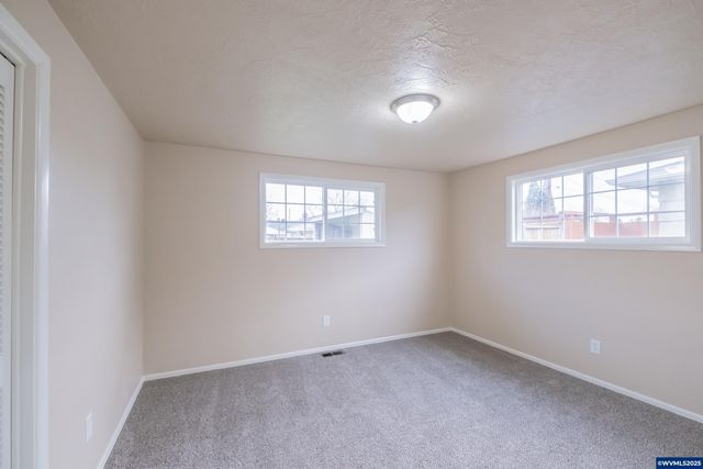 562 Connecticut Av SE, Salem, OR 97317