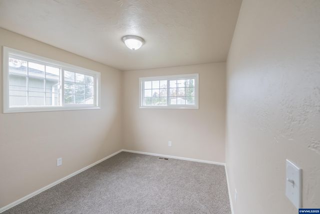 562 Connecticut Av SE, Salem, OR 97317