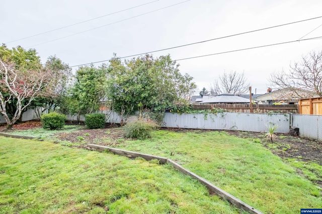 562 Connecticut Av SE, Salem, OR 97317