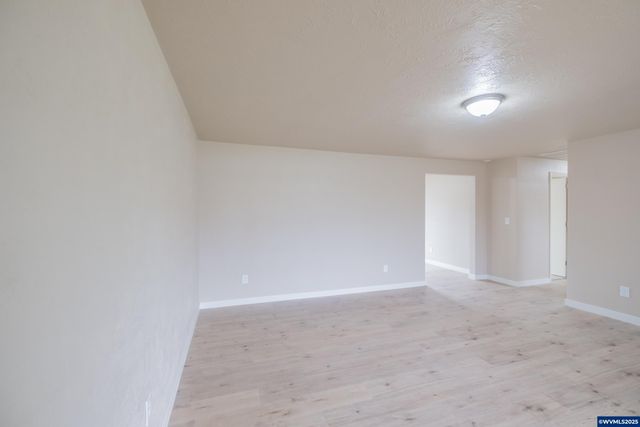 562 Connecticut Av SE, Salem, OR 97317