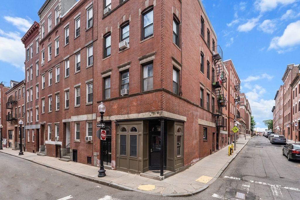 199 Salem St 3, Boston, MA 02113